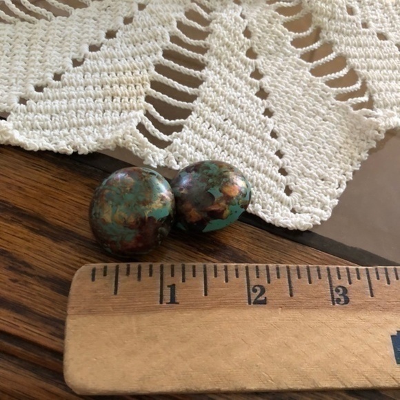 Vintage Clip On Earrings - Picture 2 of 2